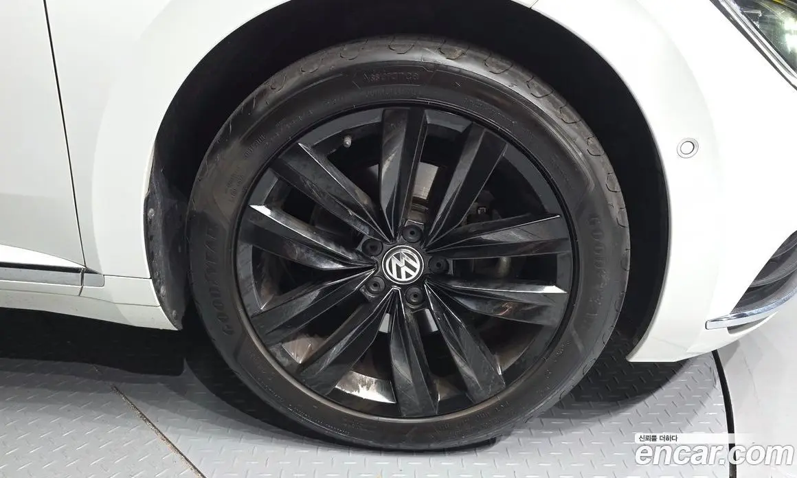 Volkswagen Arteon 2019 2.0 автомат (гидро), фото 5