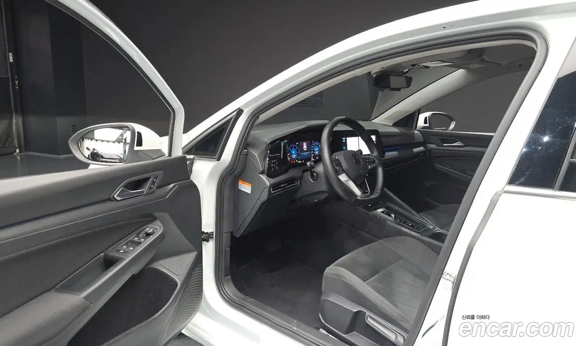 Volkswagen Golf 2022 2.0 автомат (гидро), фото 13