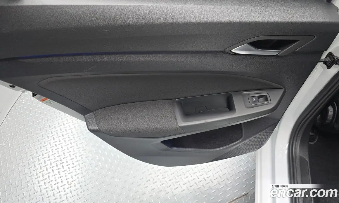 Volkswagen Golf 2022 2.0 автомат (гидро), фото 15