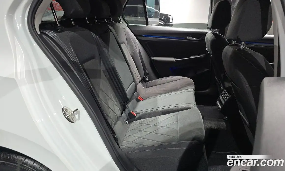 Volkswagen Golf 2022 2.0 автомат (гидро), фото 17