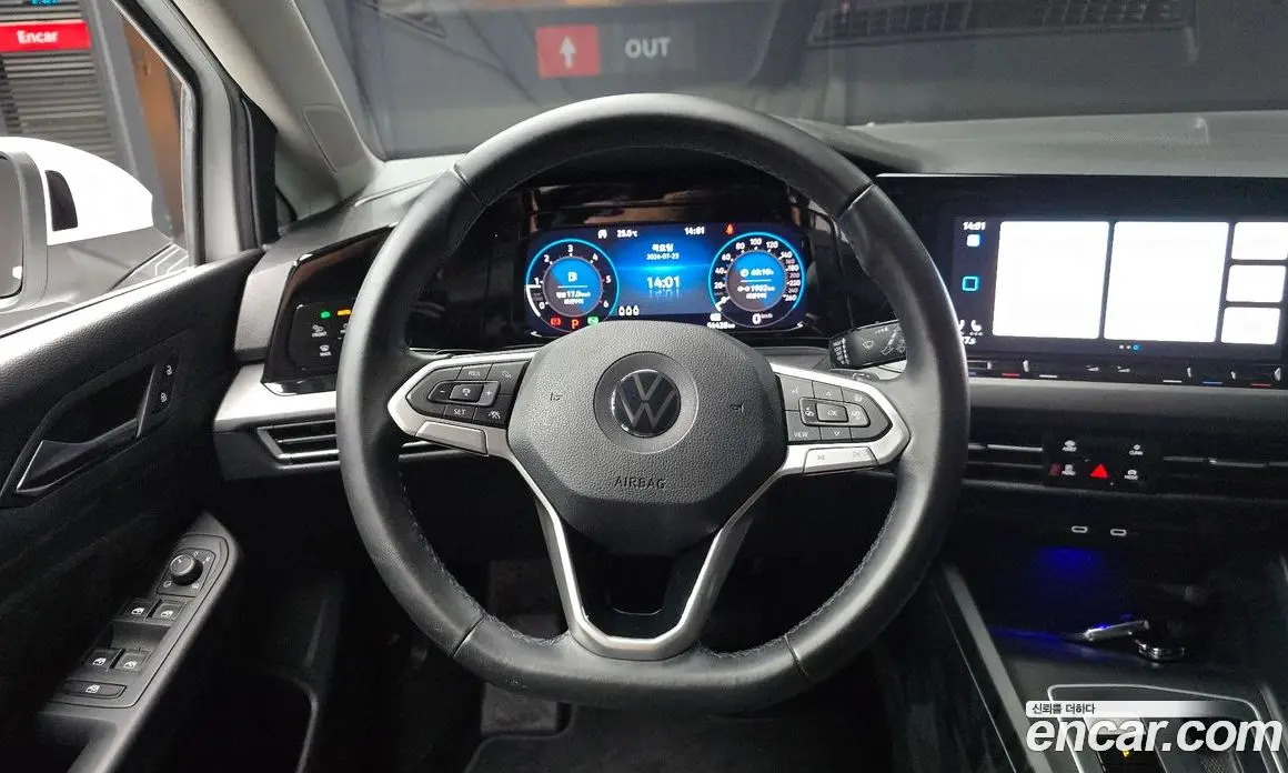 Volkswagen Golf 2022 2.0 автомат (гидро), фото 19
