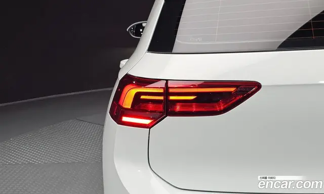 Volkswagen Golf 2022 2.0 автомат (гидро), миниатюра 9