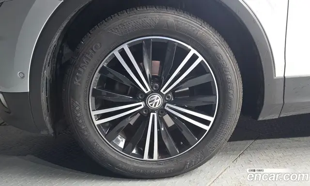 Volkswagen Tiguan 2020 2.0 автомат (гидро), миниатюра 5