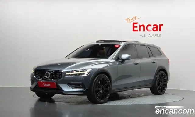 Volvo V60, 2019, 229 324 км