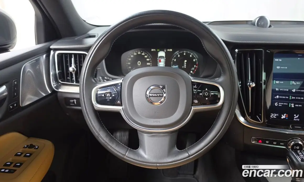 Volvo V60 2019 2.0 автомат (гидро), фото 13