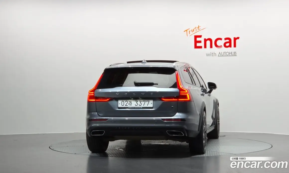 Volvo V60 2019 2.0 автомат (гидро), фото 4