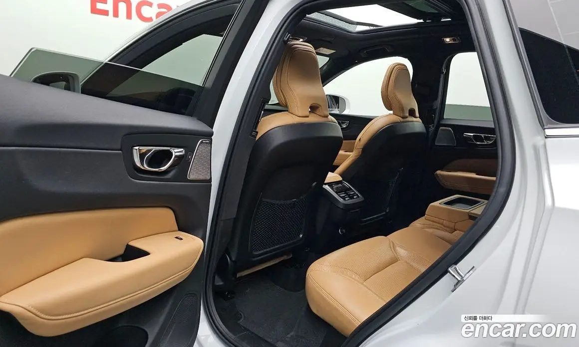Volvo XC60 2019 2.0 автомат (гидро), фото 11