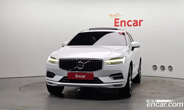 Volvo XC60 2019 2.0 автомат (гидро), миниатюра 3