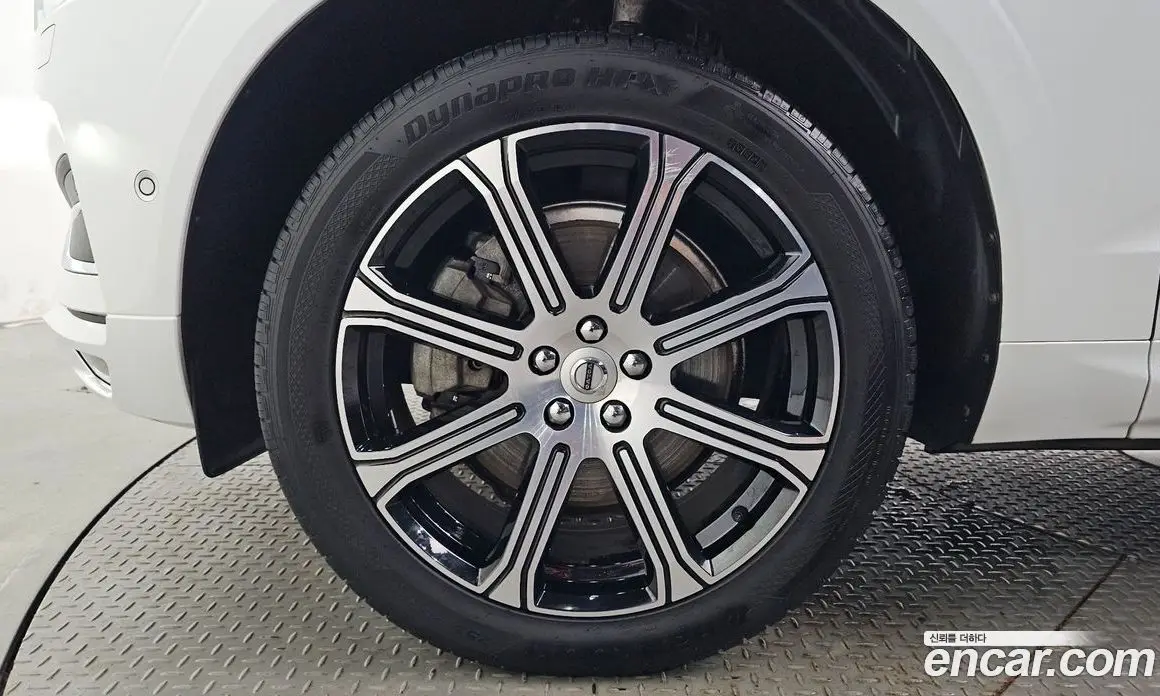 Volvo XC60 2019 2.0 автомат (гидро), фото 5