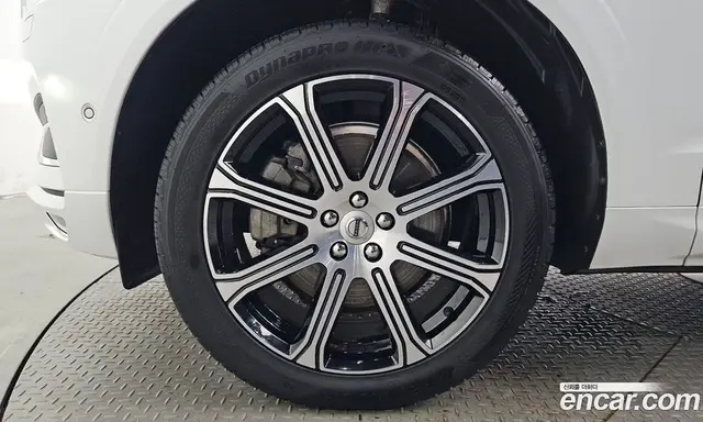 Volvo XC60 2019 2.0 автомат (гидро), миниатюра 5