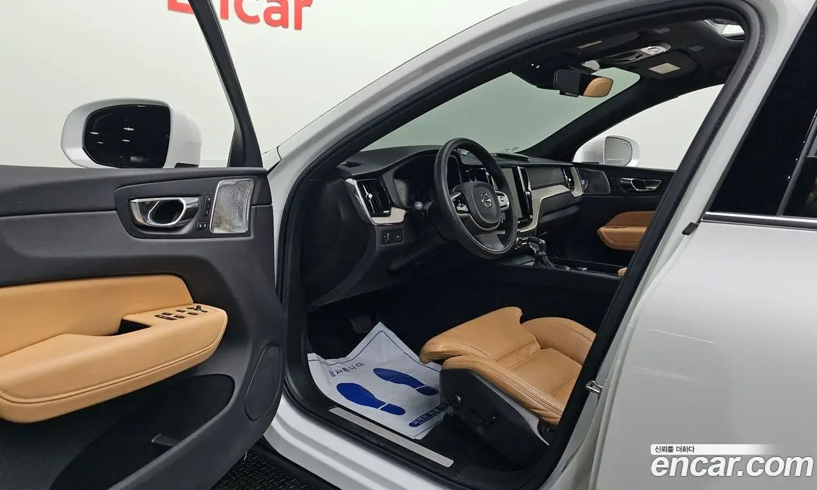 Volvo XC60 2019 2.0 автомат (гидро), фото 10