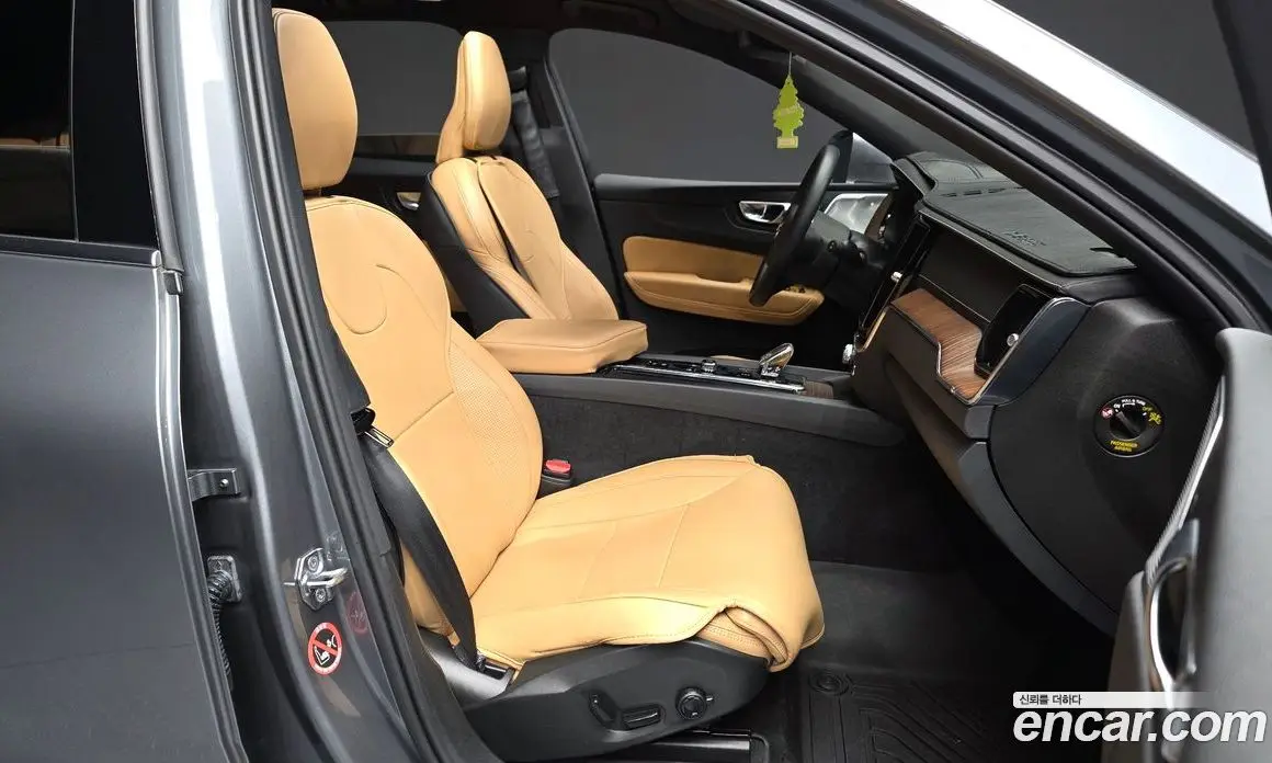 Volvo XC60 2021 2.0 автомат (гидро), фото 11