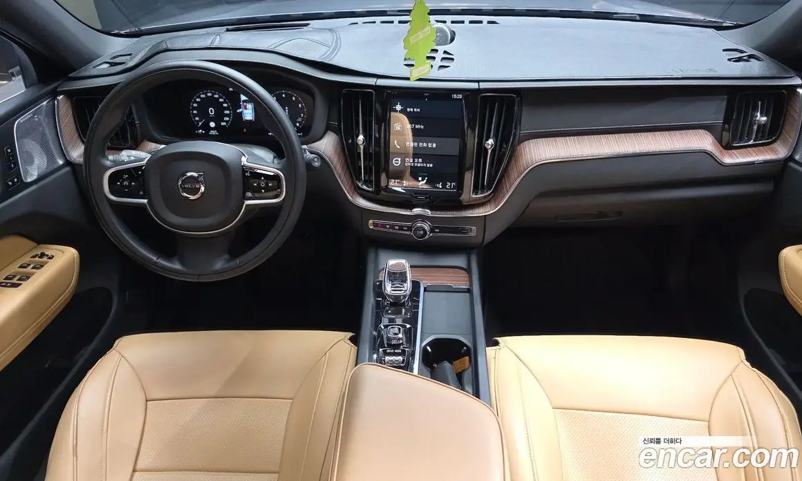 Volvo XC60 2021 2.0 автомат (гидро), фото 7