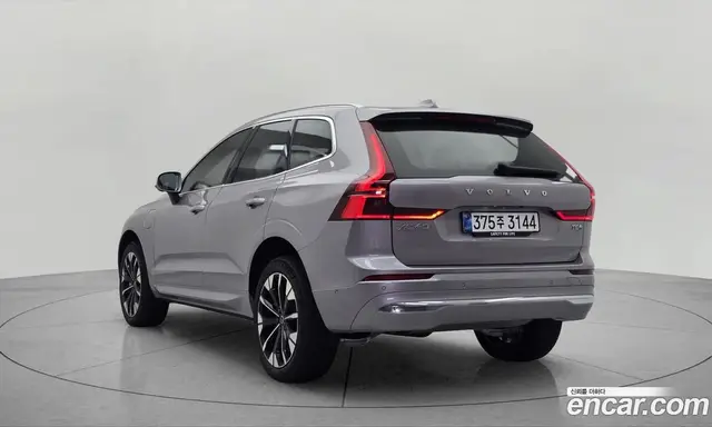 Volvo XC60 2025 2.0 автомат (гидро), миниатюра 4