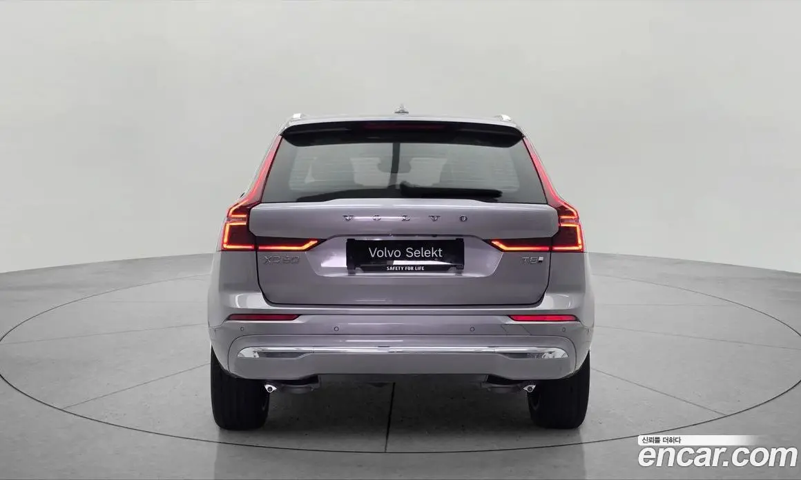 Volvo XC60 2025 2.0 автомат (гидро), фото 5