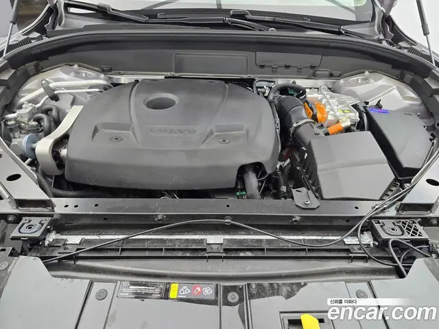 Volvo XC60 2025 2.0 автомат (гидро), миниатюра 6