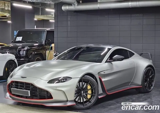 Aston Martin Vantage 2023 5.2 автомат (гидро), миниатюра 2
