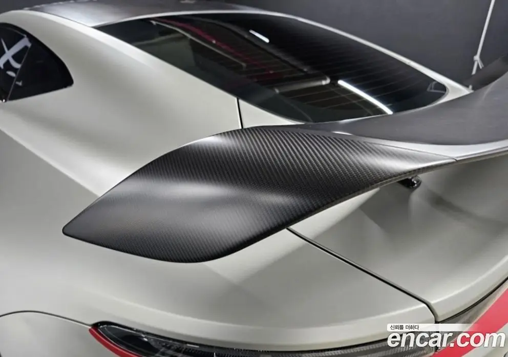 Aston Martin Vantage 2023 5.2 автомат (гидро), фото 15