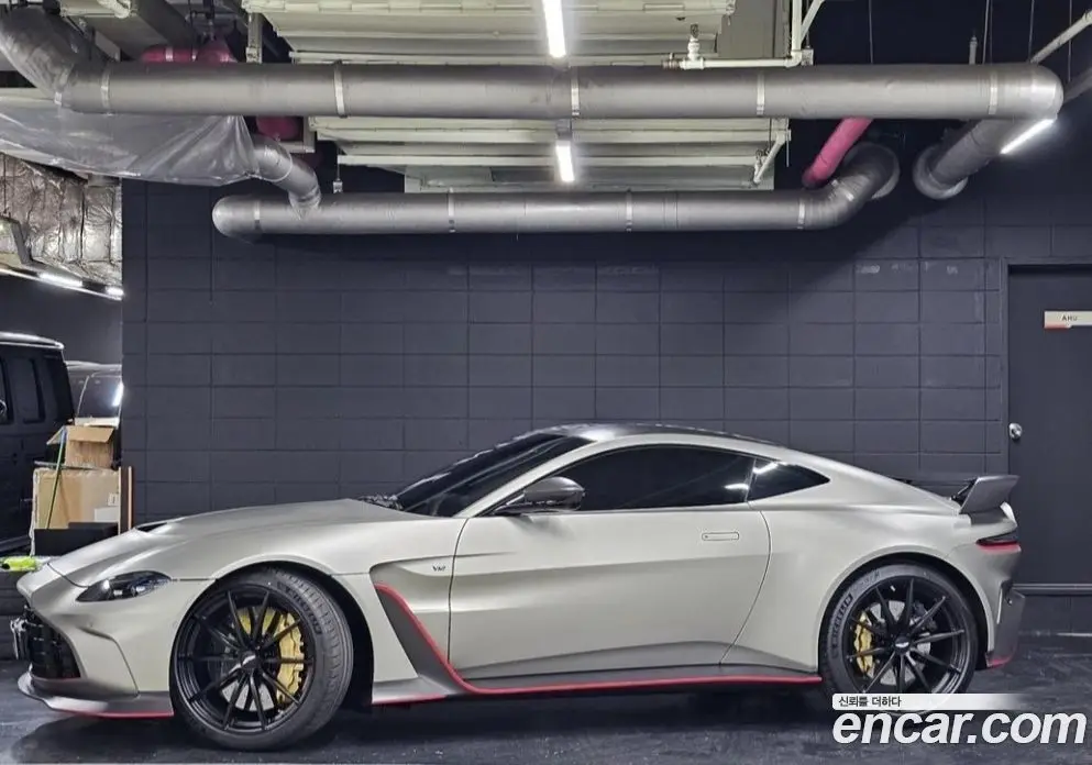 Aston Martin Vantage 2023 5.2 автомат (гидро), фото 3