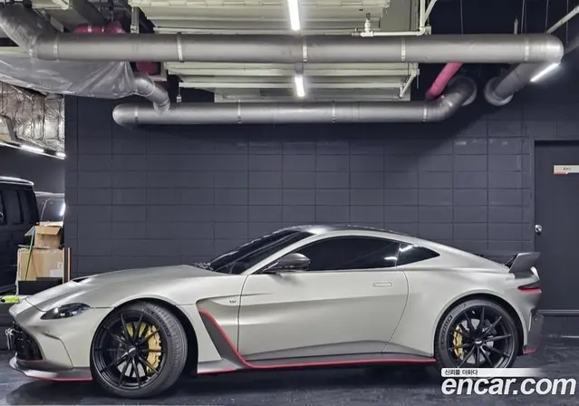 Aston Martin Vantage 2023 5.2 автомат (гидро), миниатюра 3