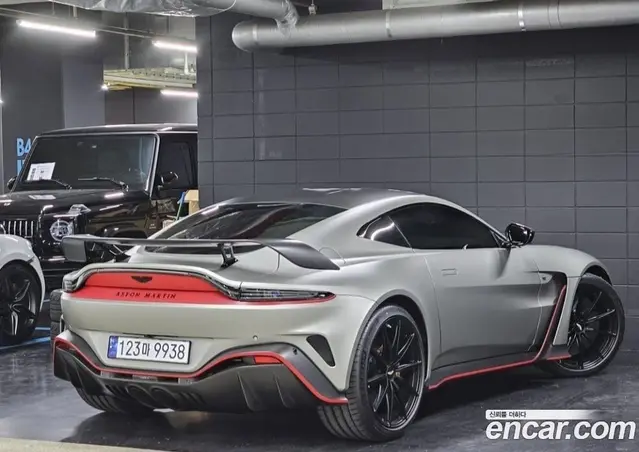 Aston Martin Vantage 2023 5.2 автомат (гидро), миниатюра 5