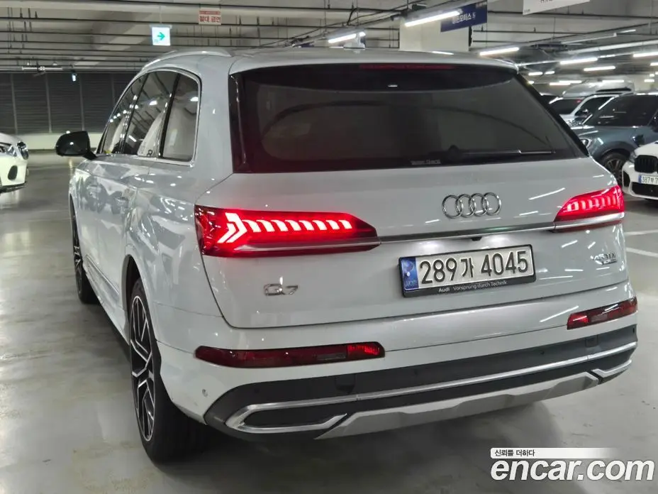 Audi Q7 2021 3.0 автомат (гидро), фото 4