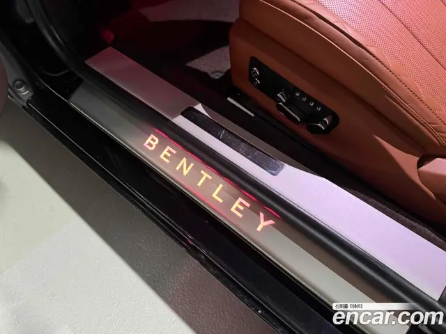 Bentley Continental 2020 4.0 автомат (гидро), миниатюра 9