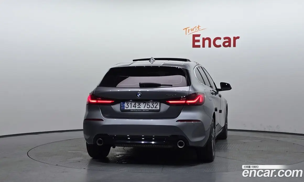 BMW 1 серия 2022 2.0 автомат (гидро), фото 4