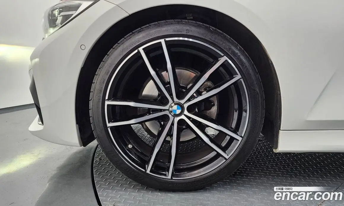 BMW 3 серия 2022 2.0 автомат (гидро), фото 5