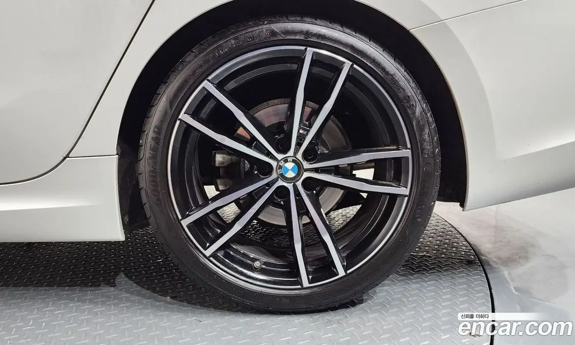 BMW 3 серия 2022 2.0 автомат (гидро), фото 7