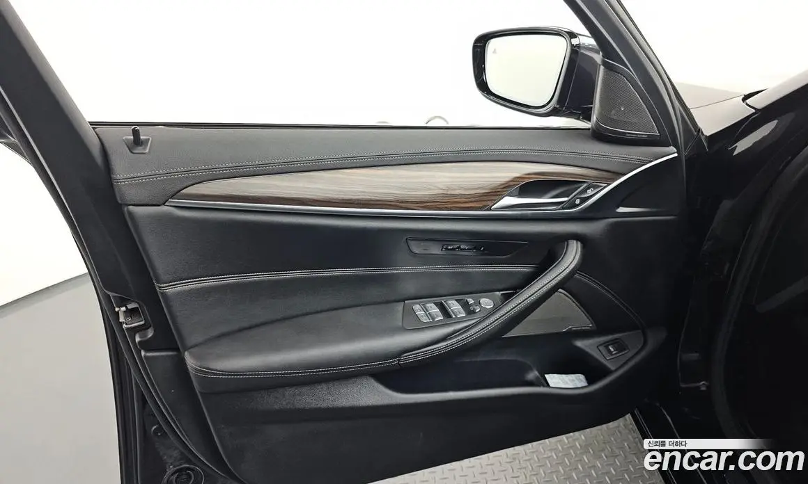 BMW 5 серия 2023 2.0 автомат (гидро), фото 14