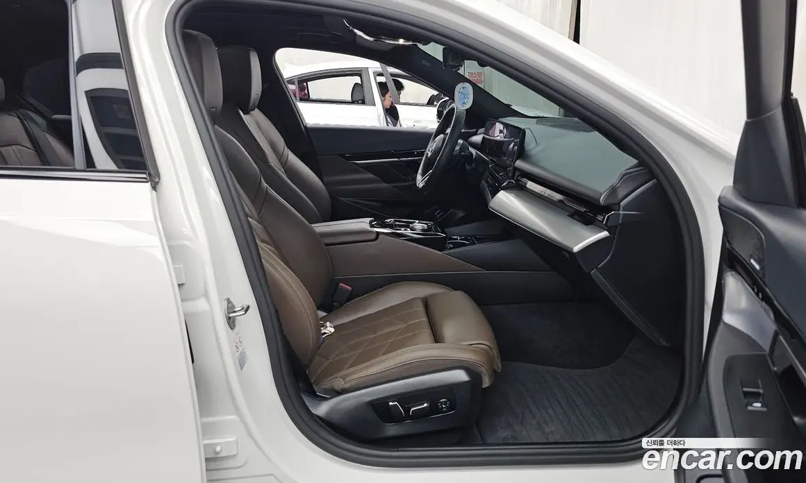 BMW 5 серия 2024 2.0 автомат (гидро), фото 17