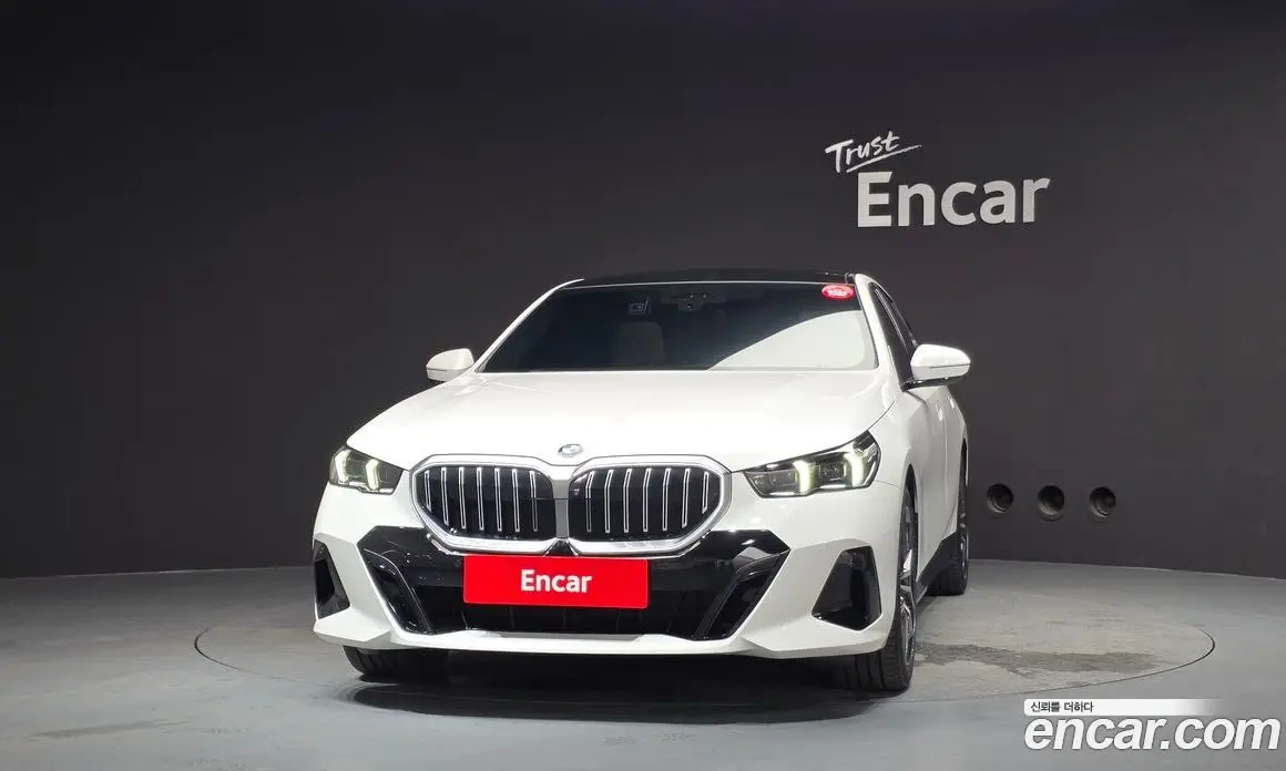 BMW 5 серия 2025 2.0 автомат (гидро), фото 3