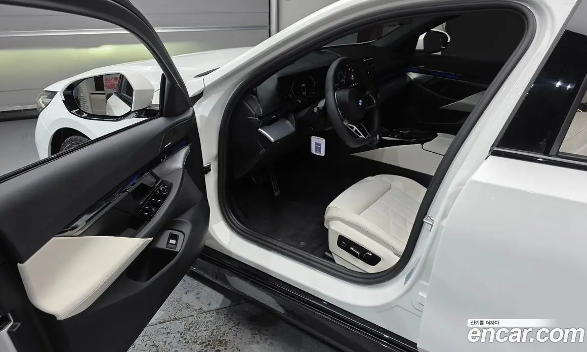 BMW 5 серия 2025 2.0 автомат (гидро), фото 10