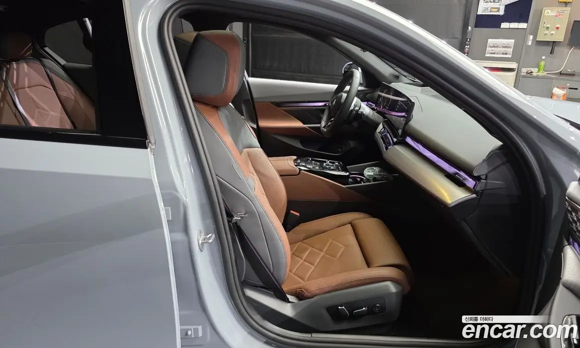 BMW 5 серия 2025 2.0 автомат (гидро), фото 12