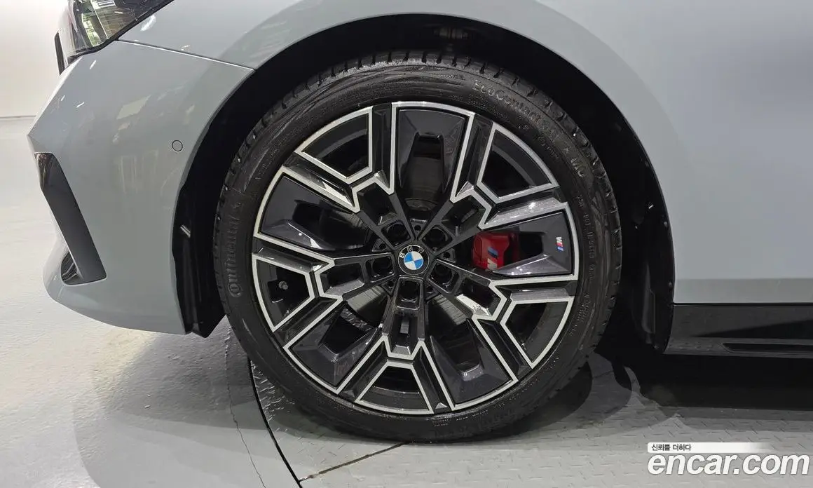 BMW 5 серия 2025 2.0 автомат (гидро), фото 5