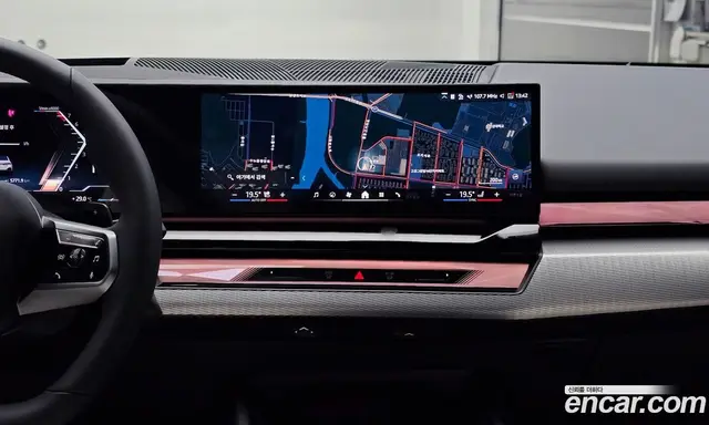 BMW 5 серия 2025 2.0 автомат (гидро), миниатюра 12
