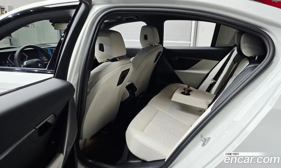 BMW 5 серия 2025 2.0 автомат (гидро), фото 18