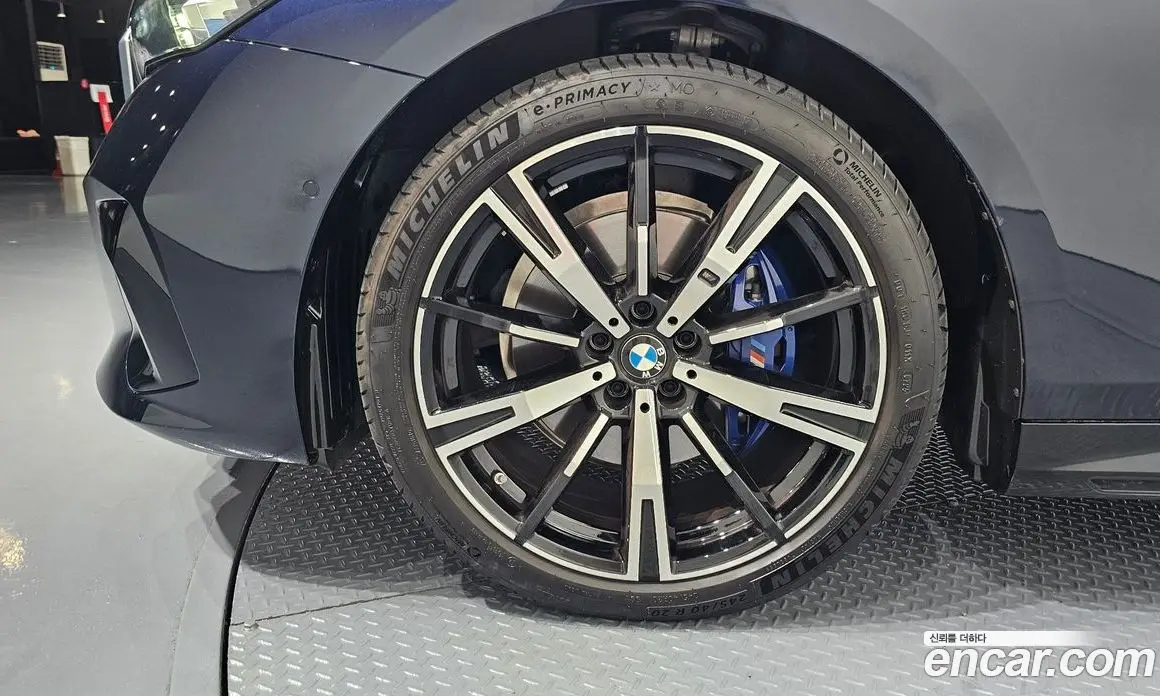 BMW 5 серия 2025 2.0 автомат (гидро), фото 4