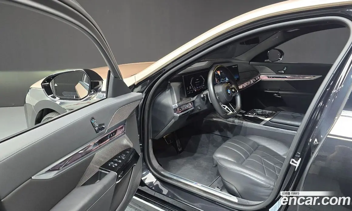 BMW 7 серия 2023 3.0 автомат (гидро), фото 13