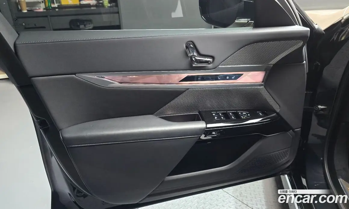 BMW 7 серия 2023 3.0 автомат (гидро), фото 14