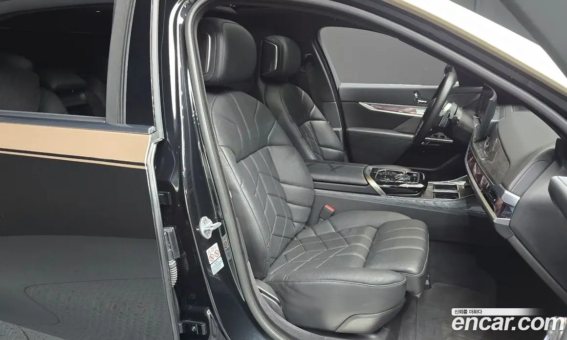 BMW 7 серия 2023 3.0 автомат (гидро), фото 17