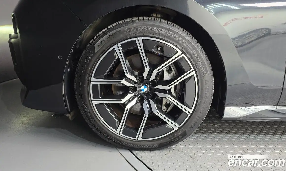BMW 7 серия 2023 3.0 автомат (гидро), фото 5