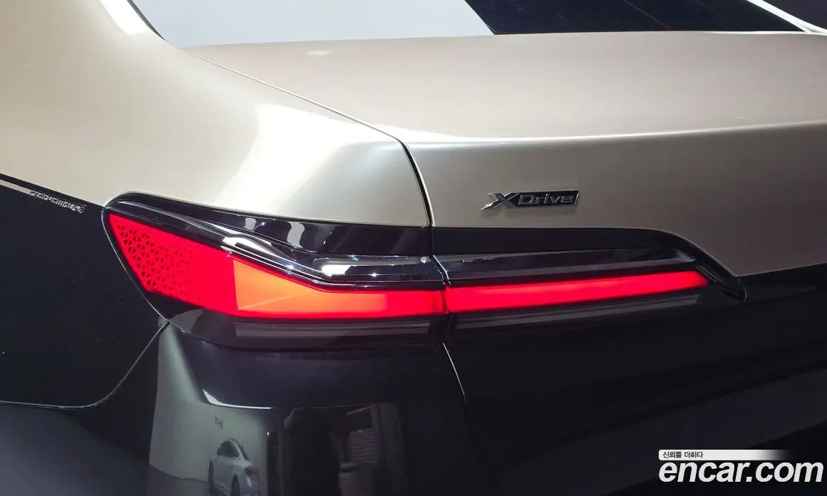 BMW 7 серия 2023 3.0 автомат (гидро), фото 9