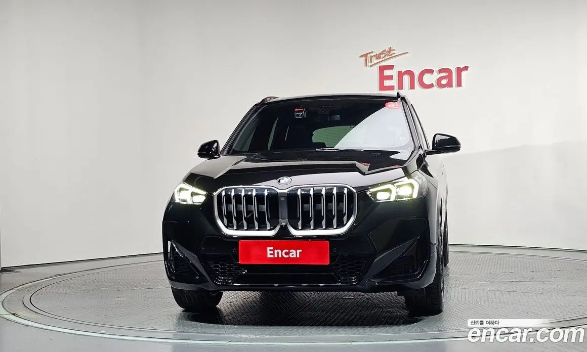 BMW X1 2023 2.0 автомат (гидро), фото 3