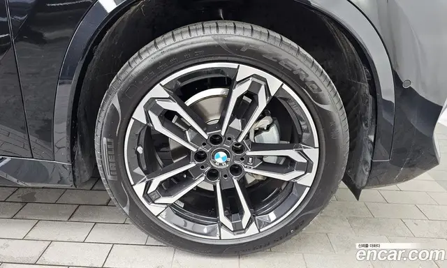 BMW X1 2023 2.0 автомат (гидро), миниатюра 7