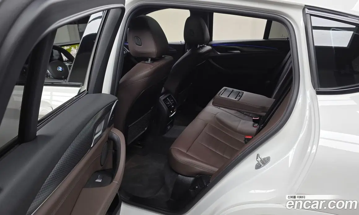BMW X4 2023 2.0 автомат (гидро), фото 16