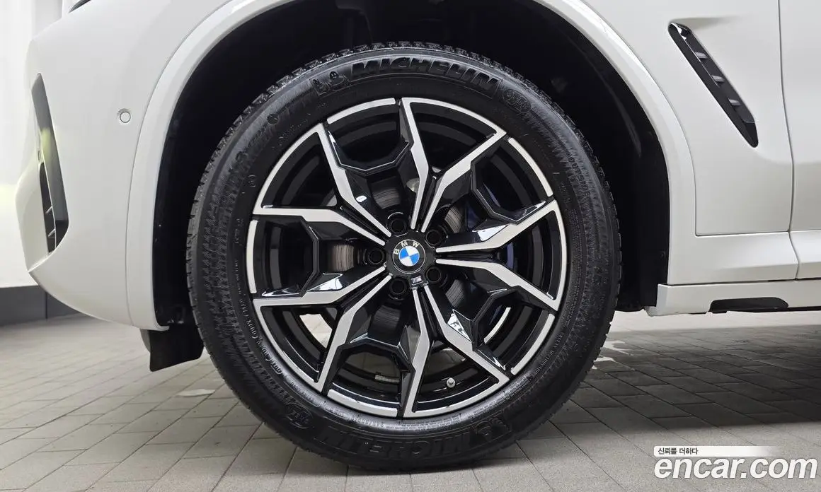 BMW X4 2023 2.0 автомат (гидро), фото 5