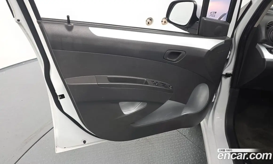 Chevrolet Spark 2012 1.0 автомат (гидро), фото 13