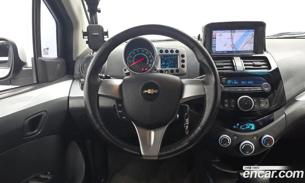 Chevrolet Spark 2012 1.0 автомат (гидро), фото 17